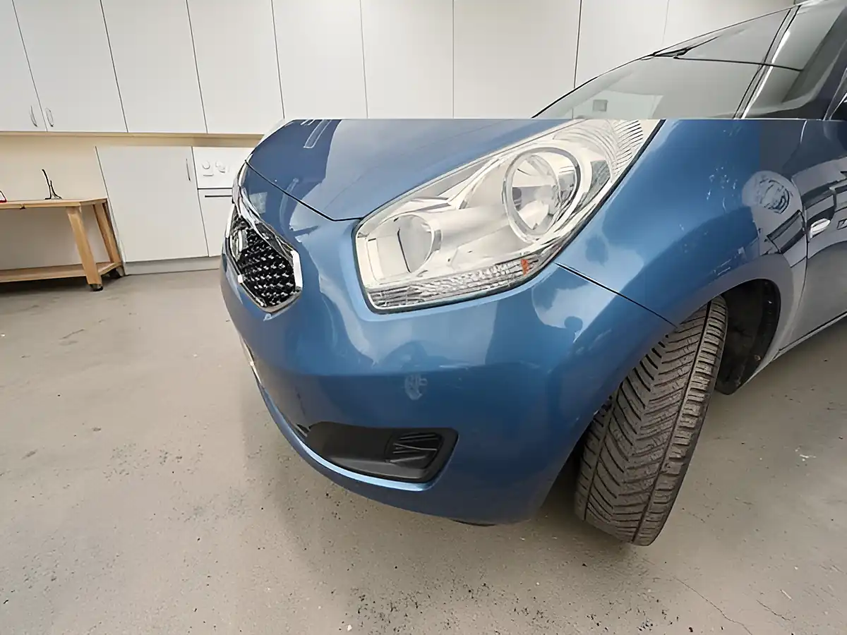 Used 2012 Kia Venga 2 Blue - Interior and Exterior details 9