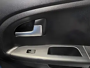 Used 2012 Kia Venga 2 Blue - Interior and Exterior details 10