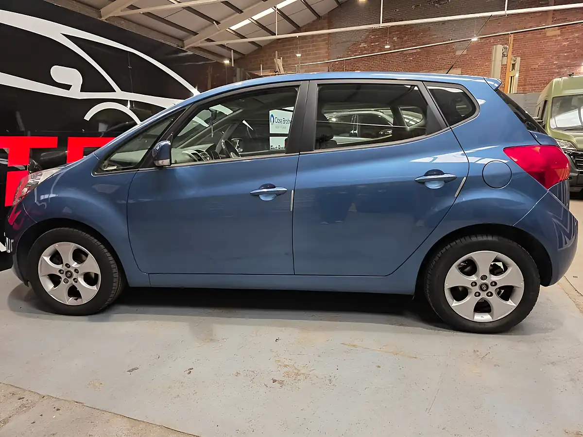 Used 2012 Kia Venga 2 Blue - Interior and Exterior details 20