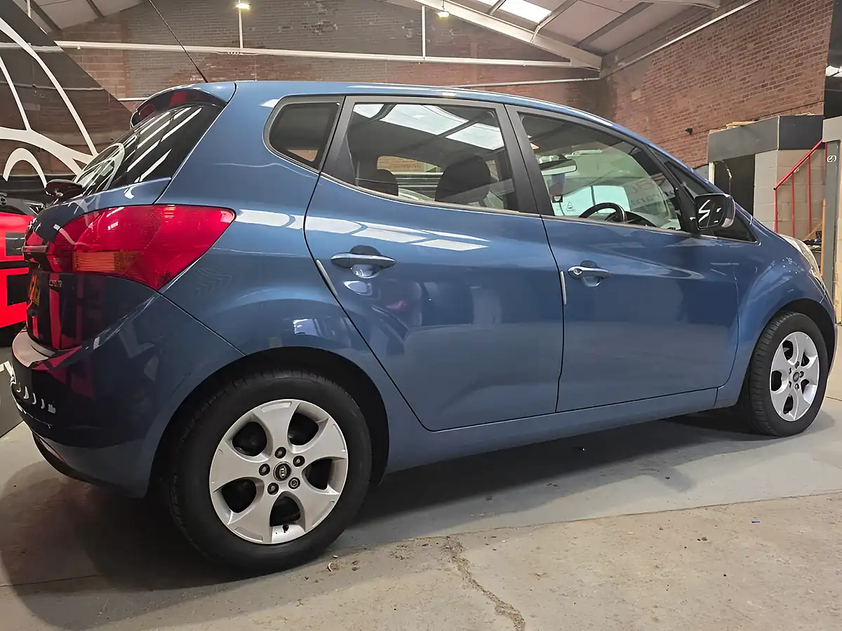 Used 2012 Kia Venga 2 Blue - Interior and Exterior details 3