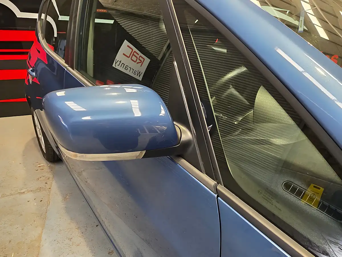 Used 2012 Kia Venga 2 Blue - Interior and Exterior details 9