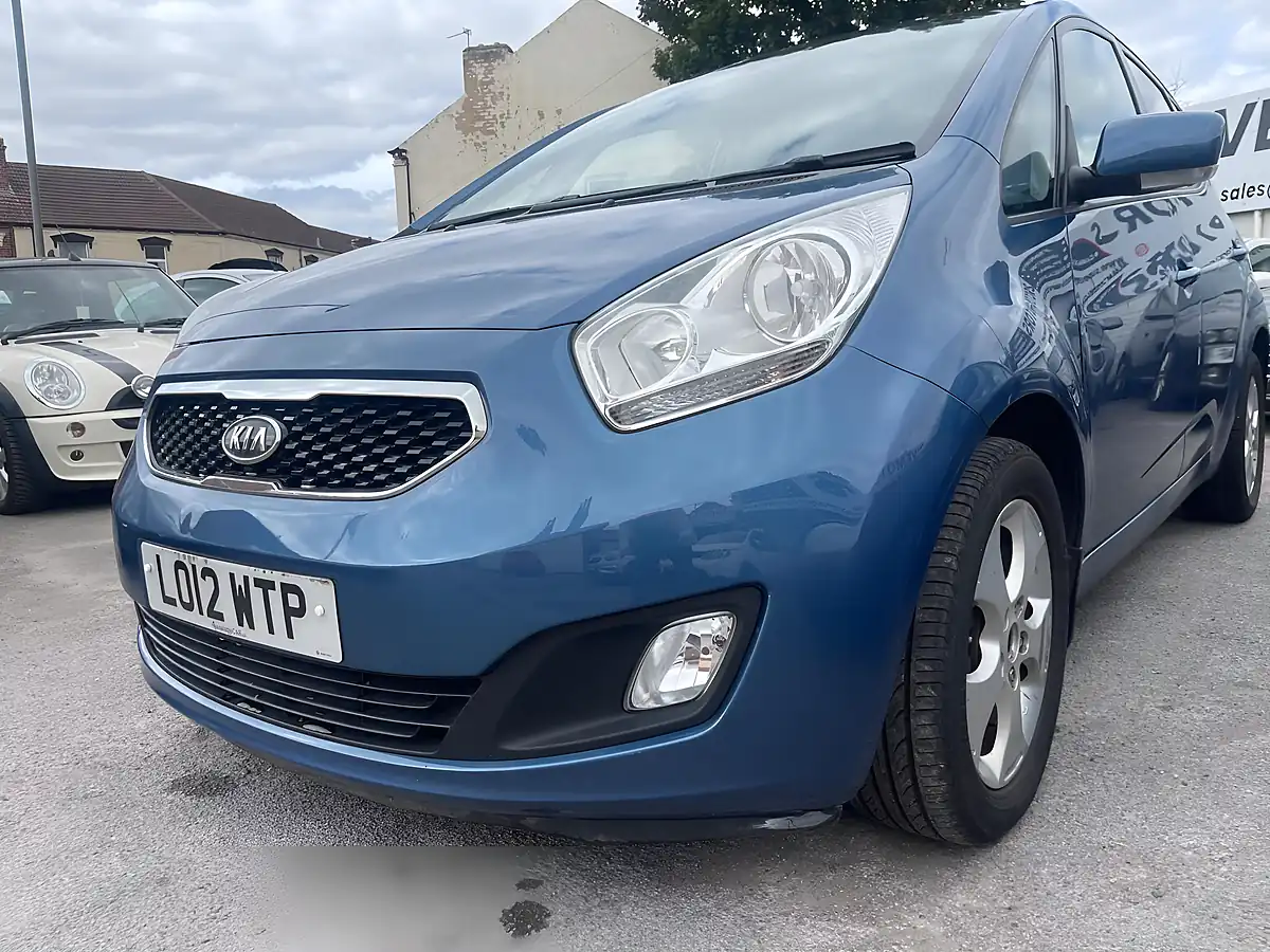 Used 2012 Kia Venga 3 Blue - Front View