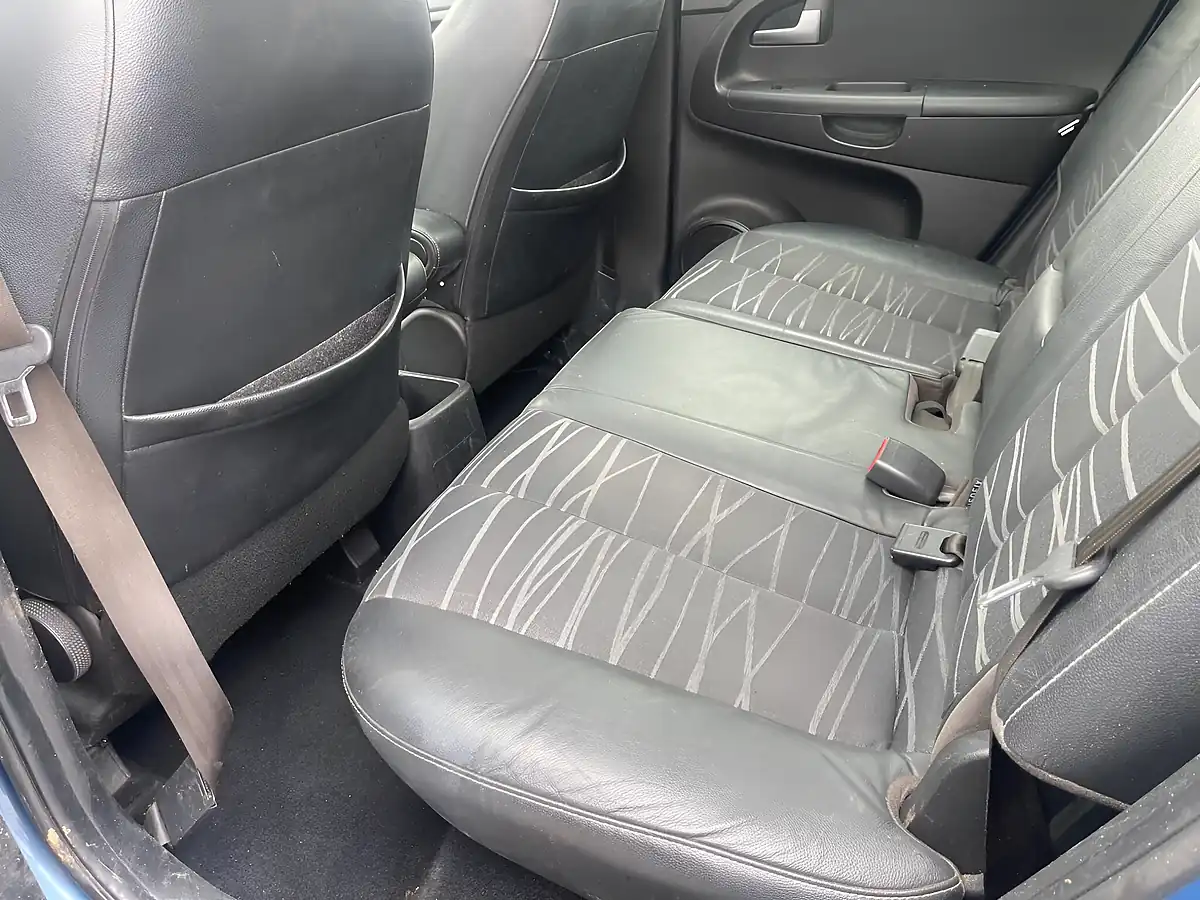 Used 2012 Kia Venga 3 Blue - Interior and Exterior details 14