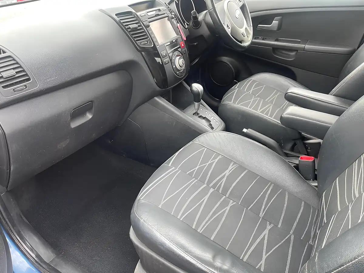 Used 2012 Kia Venga 3 Blue - Interior and Exterior details 19