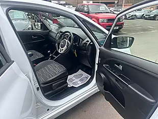 Used 2012 Kia Venga Ecodynamics 3 White - Interior and Exterior details 13