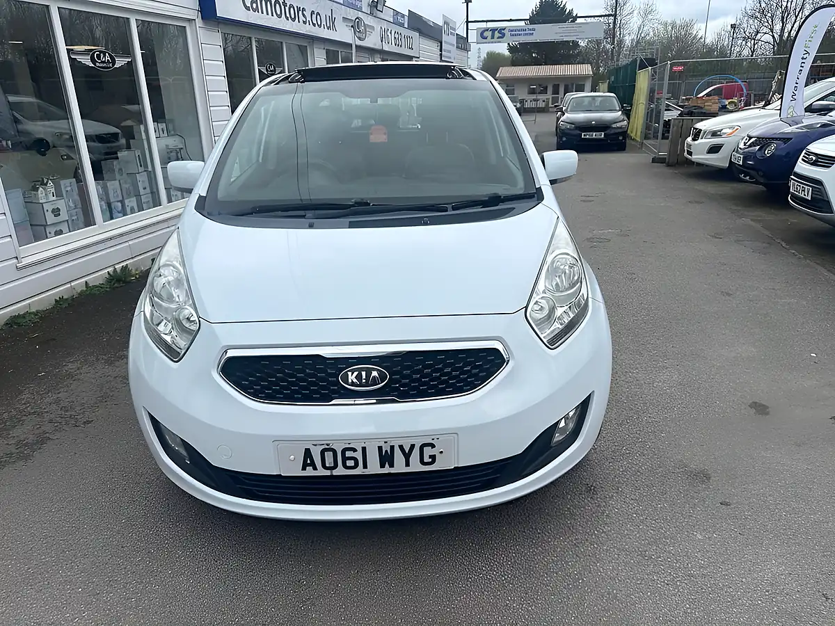 Used 2012 Kia Venga Ecodynamics 3 White - Interior and Exterior details 2
