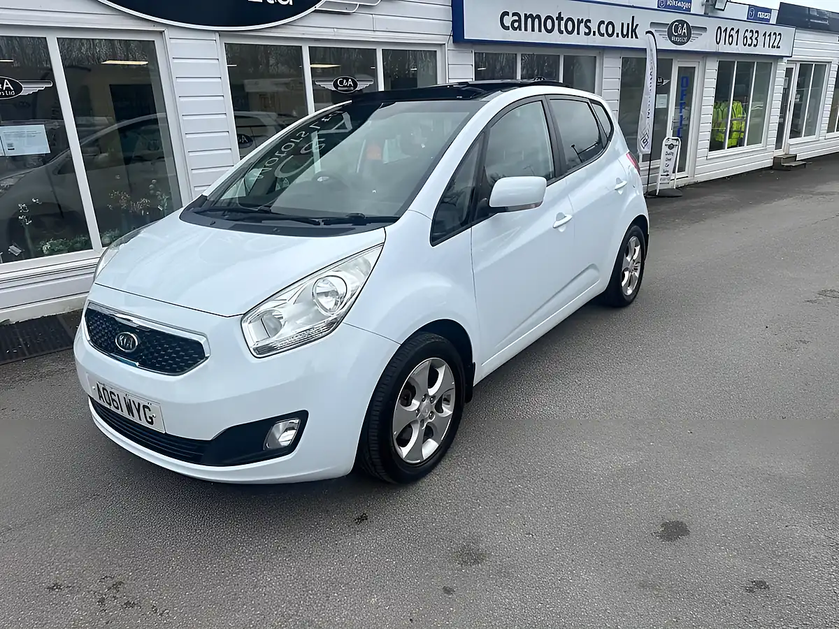 Used 2012 Kia Venga Ecodynamics 3 White - Interior and Exterior details 3