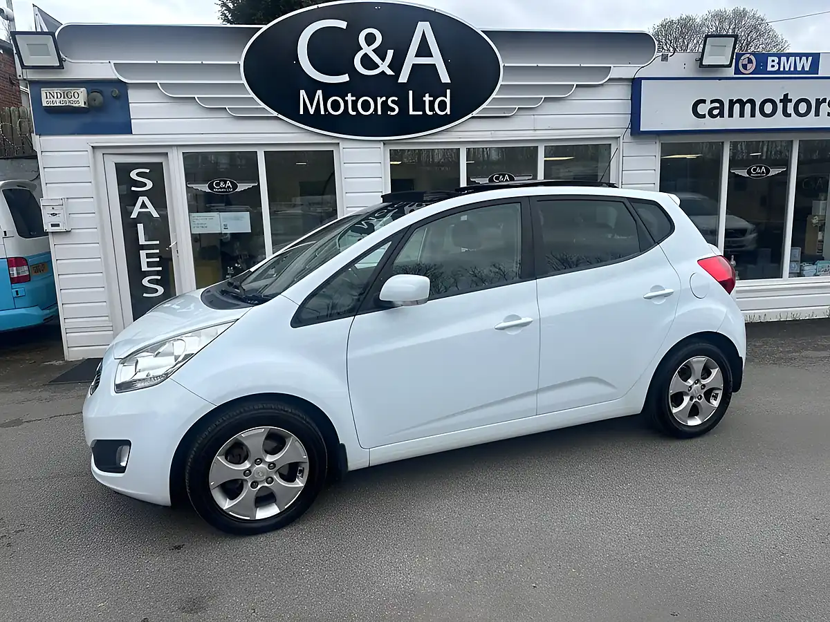 Used 2012 Kia Venga Ecodynamics 3 White - Interior and Exterior details 4