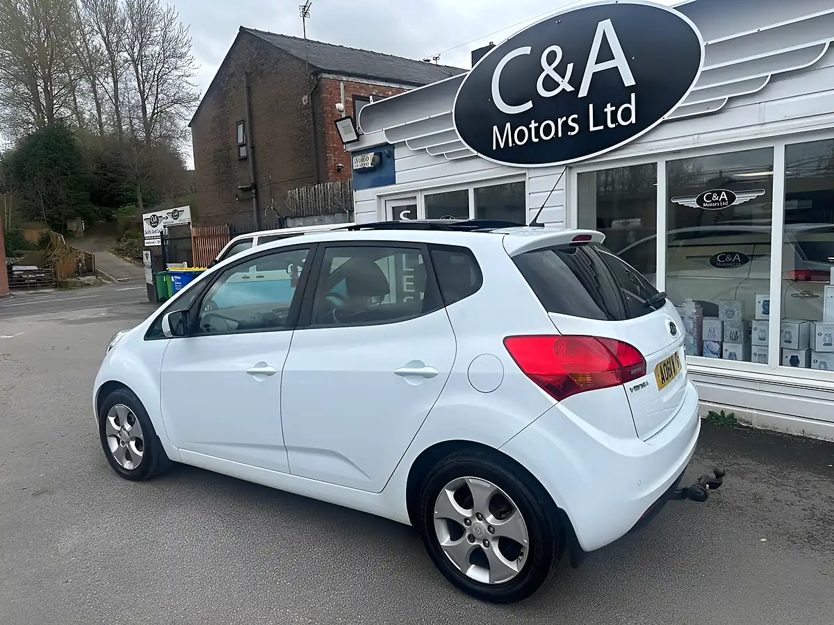 Used 2012 Kia Venga Ecodynamics 3 White - Interior and Exterior details 5