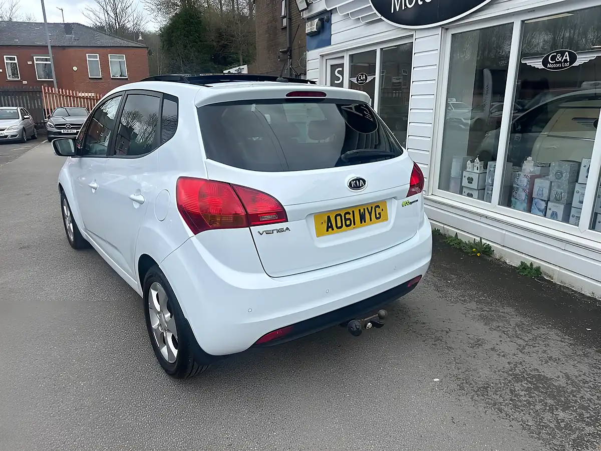 Used 2012 Kia Venga Ecodynamics 3 White - Interior and Exterior details 6