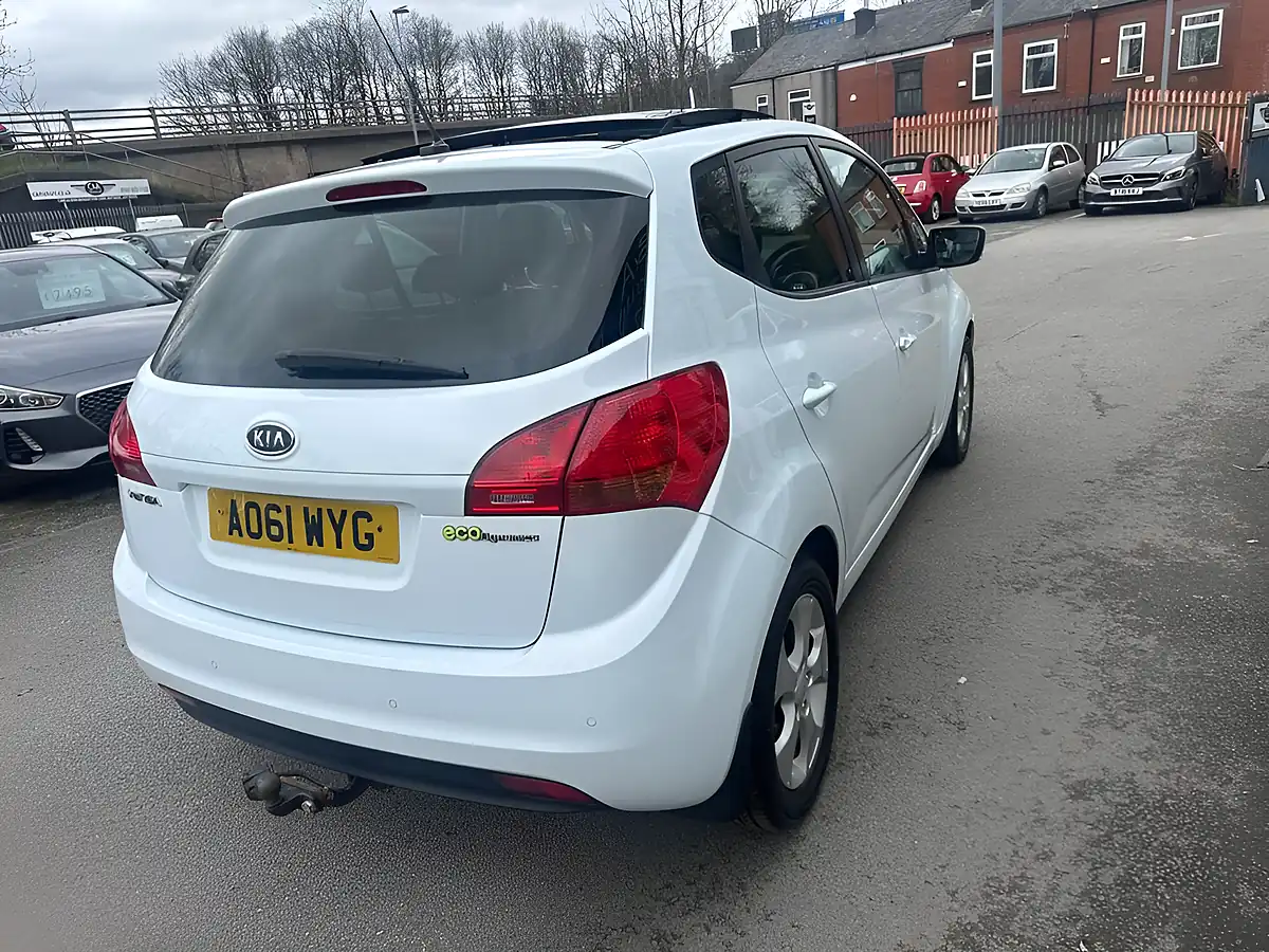 Used 2012 Kia Venga Ecodynamics 3 White - Interior and Exterior details 8