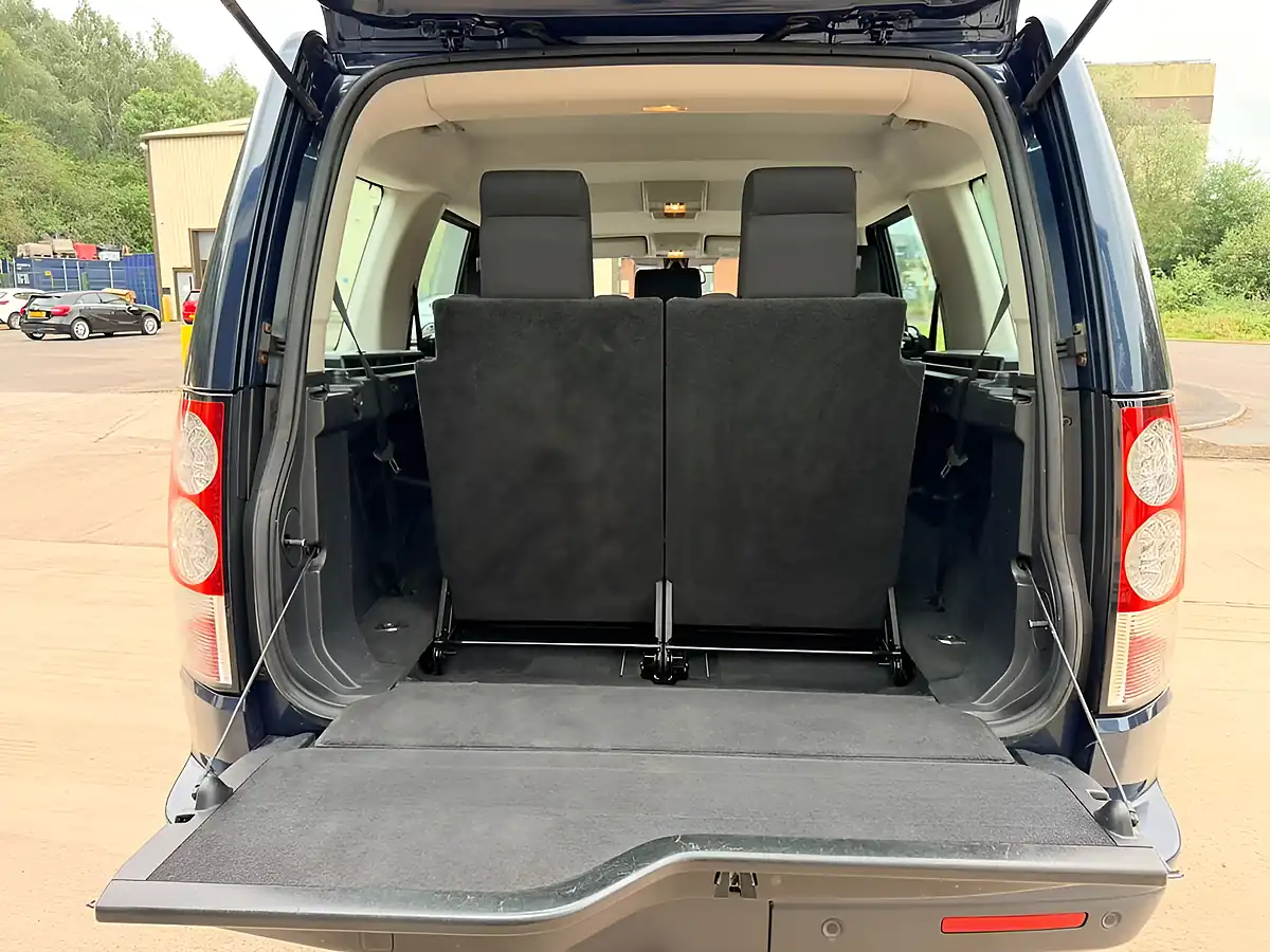 Used 2012 Land Rover Discovery 4 Gs Blue - Interior and Exterior details 14
