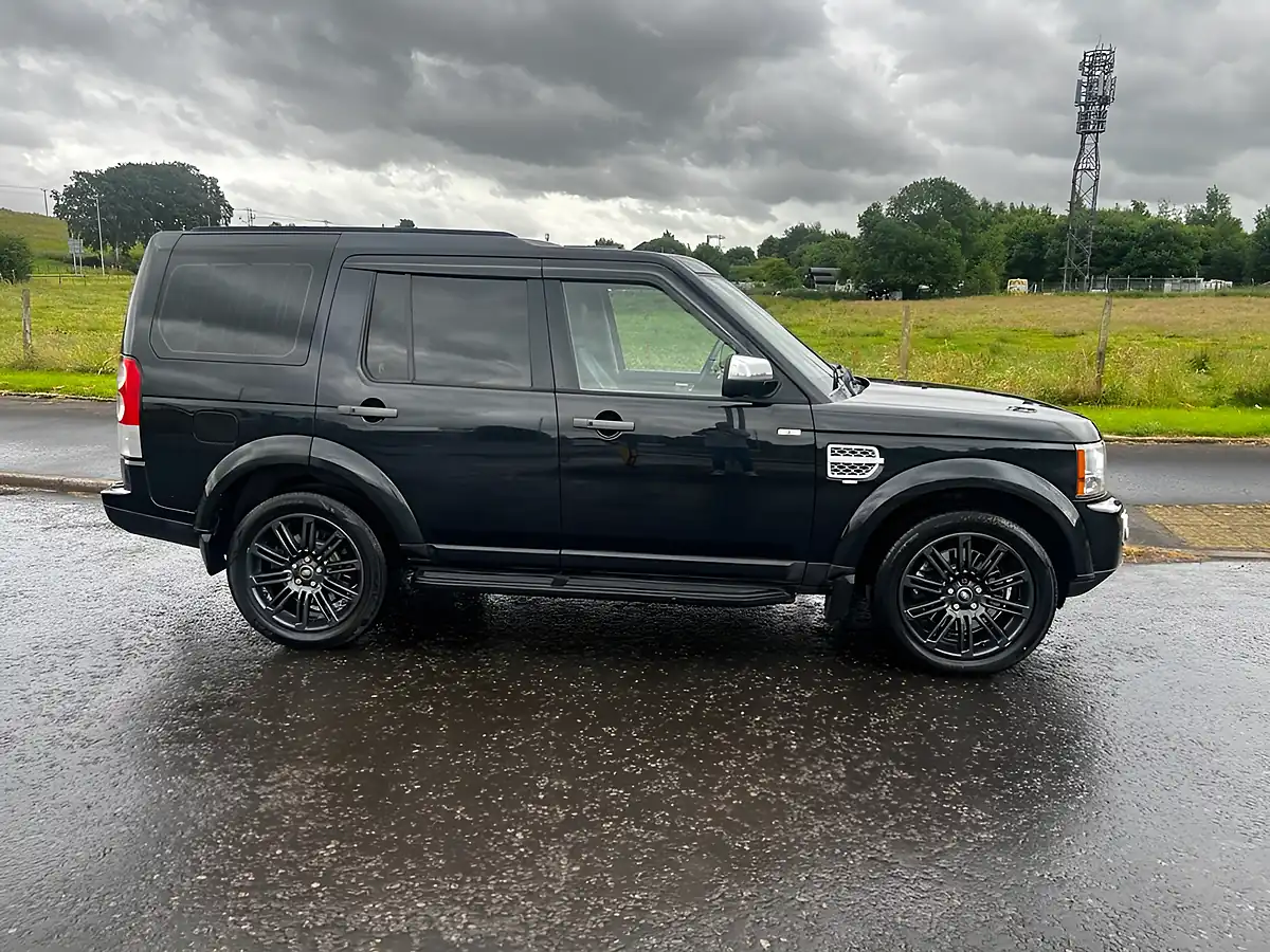 Used 2012 Land Rover Discovery 4 Hse Black - Interior and Exterior details 3