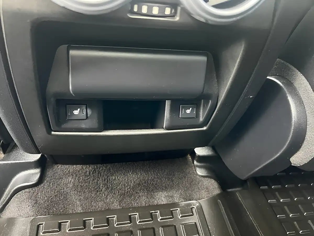 Used 2012 Land Rover Discovery 4 Hse Black - Interior and Exterior details 7