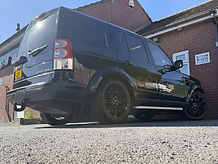 Used 2012 Land Rover Discovery 4 Hse Black - Interior and Exterior details 10