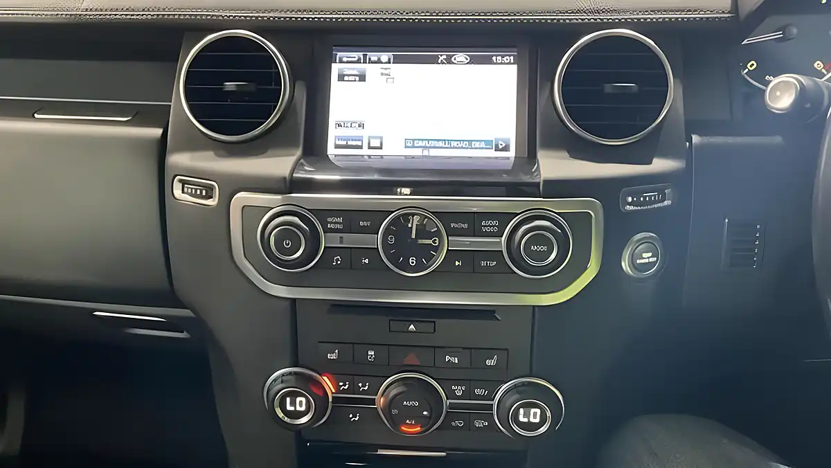 Used 2012 Land Rover Discovery 4 Hse Grey - Interior and Exterior details 13