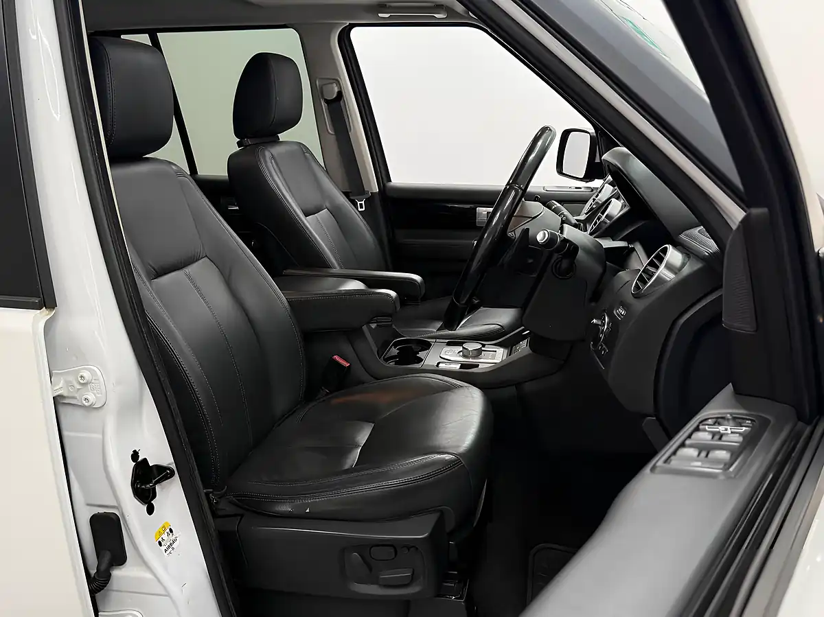 Used 2012 Land Rover Discovery 4 Hse White - Interior and Exterior details 14