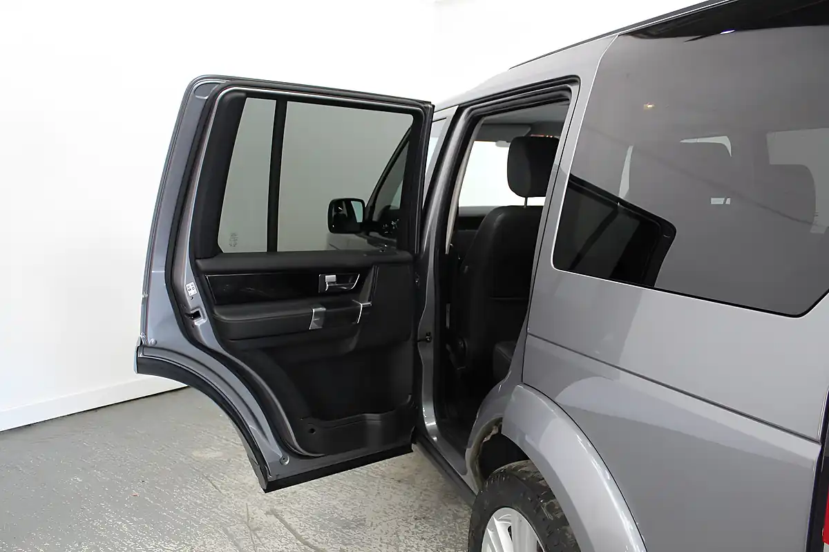 Used 2012 Land Rover Discovery 4 Xs Grey - Interior and Exterior details 13