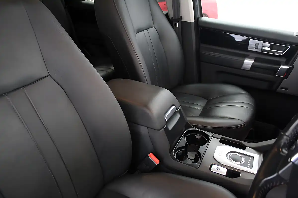 Used 2012 Land Rover Discovery 4 Xs Grey - Interior and Exterior details 16