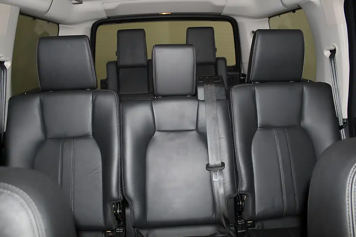 Used 2012 Land Rover Discovery 4 Xs Grey - Interior and Exterior details 18