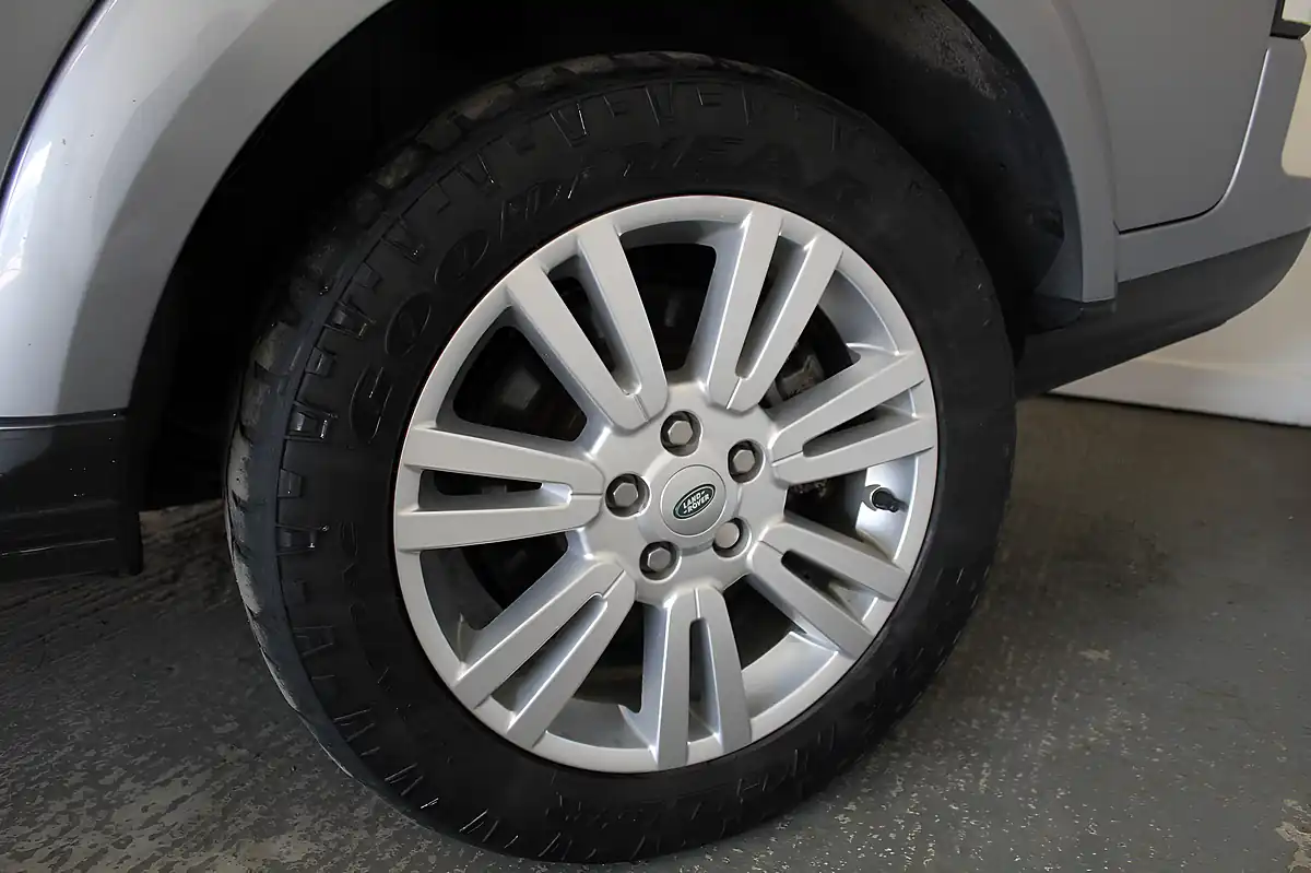 Used 2012 Land Rover Discovery 4 Xs Grey - Interior and Exterior details 20