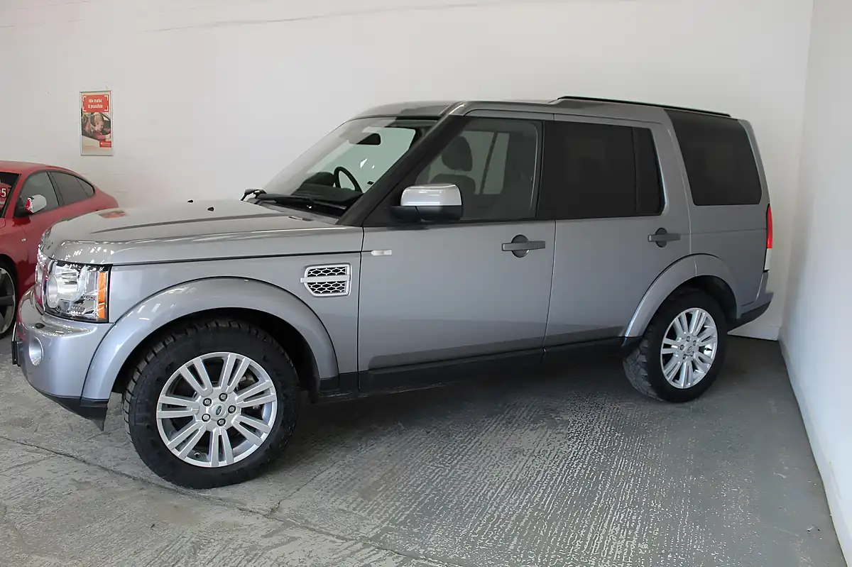 Used 2012 Land Rover Discovery 4 Xs Grey - Interior and Exterior details 4