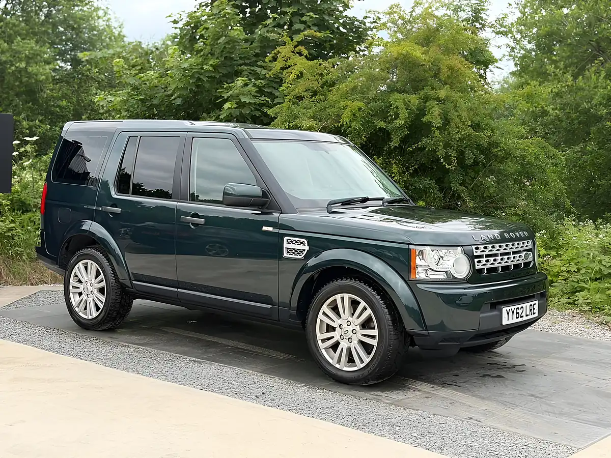 Used 2012 Land Rover Discovery Gs Green - Front View