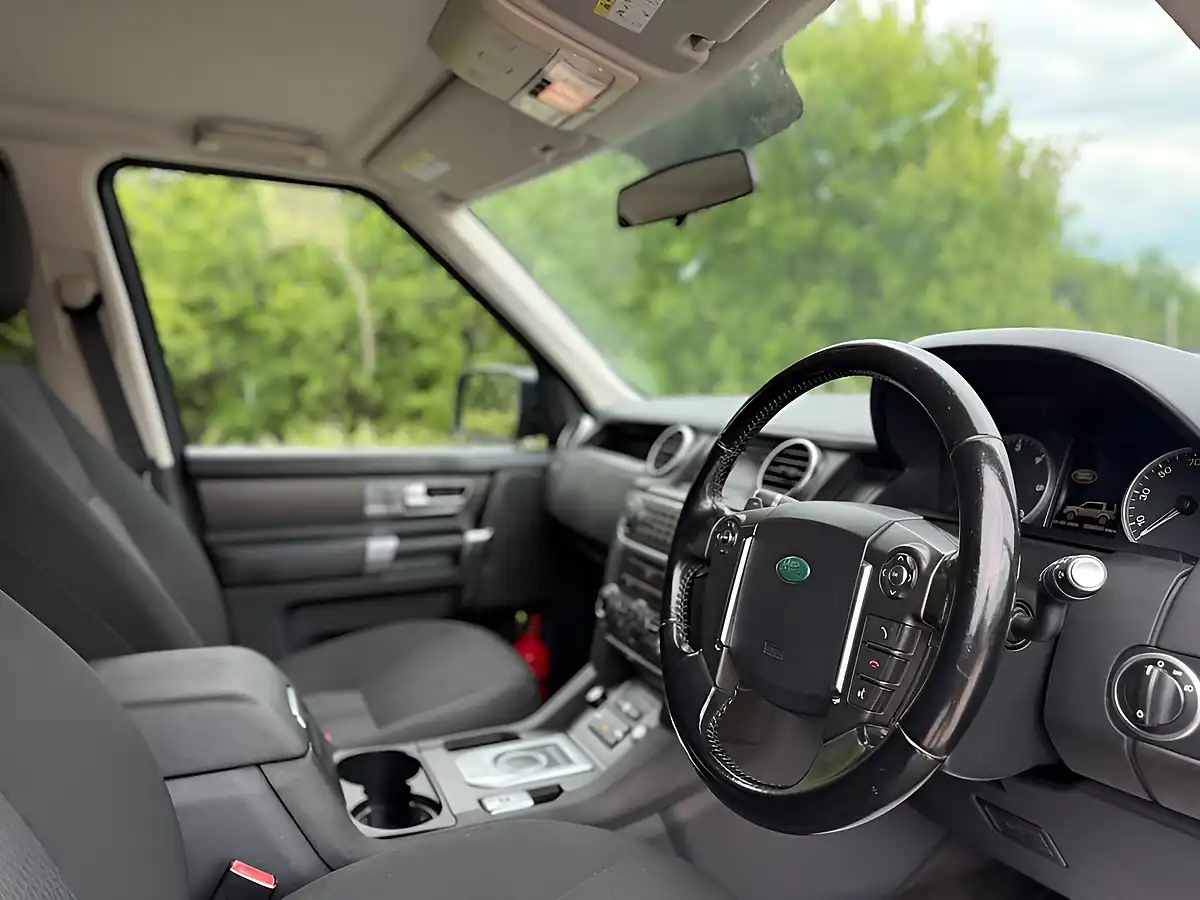 Used 2012 Land Rover Discovery Gs Green - Interior and Exterior details 14