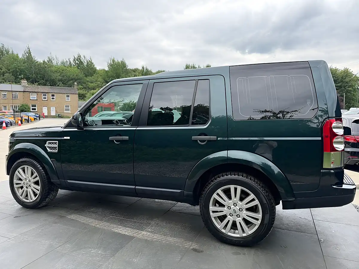 Used 2012 Land Rover Discovery Gs Green - Interior and Exterior details 3