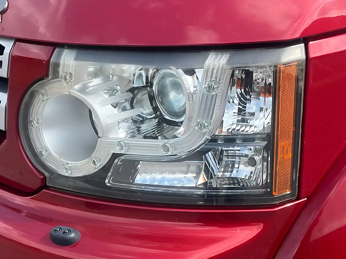 Used 2012 Land Rover Discovery Xs Firenze Red - Interior and Exterior details 12