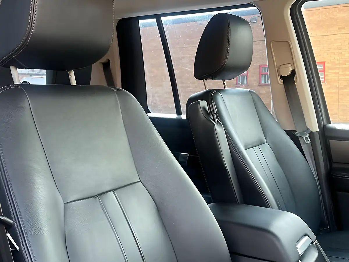 Used 2012 Land Rover Discovery Xs Firenze Red - Interior and Exterior details 20