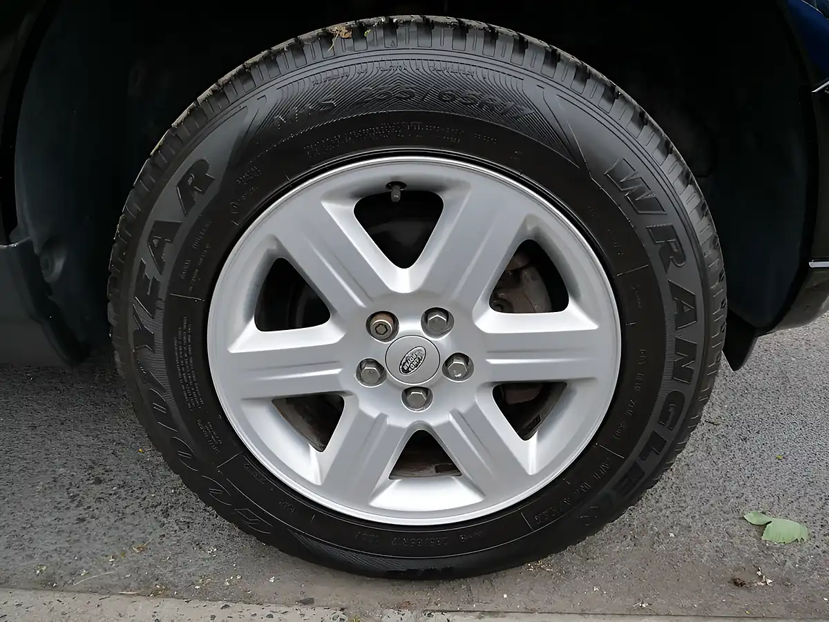 Used 2012 Land Rover Freelander 2 Gs Black - Interior and Exterior details 6