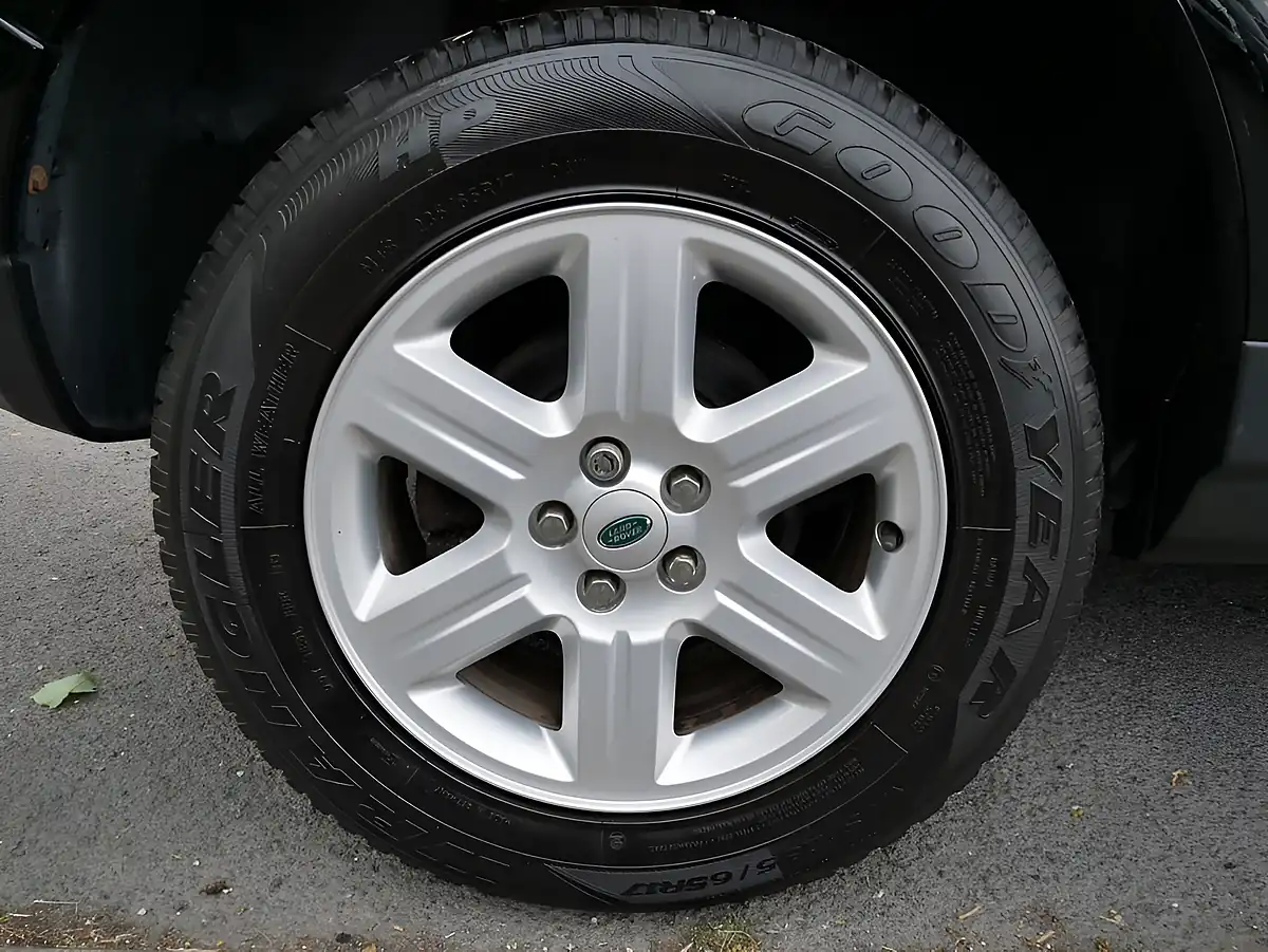 Used 2012 Land Rover Freelander 2 Gs Black - Interior and Exterior details 7
