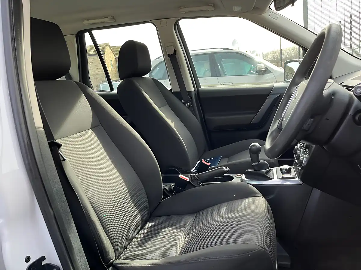 Used 2012 Land Rover Freelander 2 Gs White - Interior and Exterior details 11