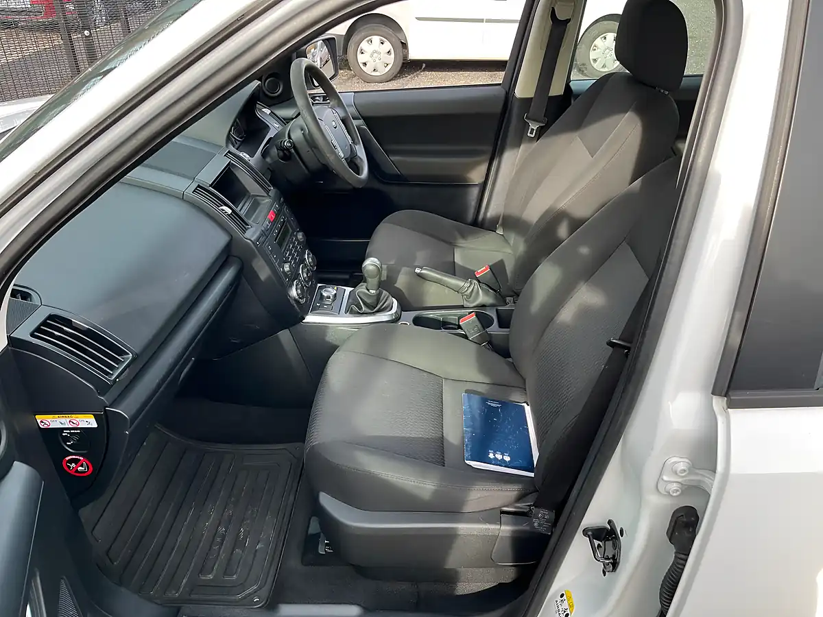 Used 2012 Land Rover Freelander 2 Gs White - Interior and Exterior details 12
