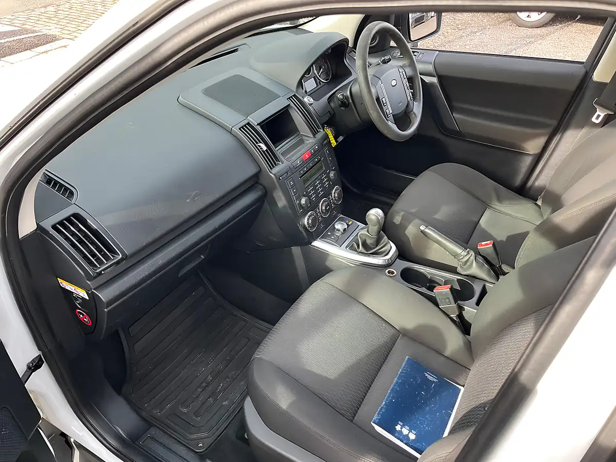 Used 2012 Land Rover Freelander 2 Gs White - Interior and Exterior details 13