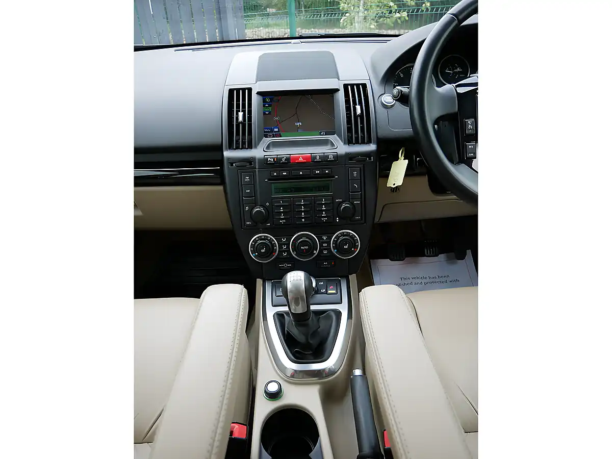 Used 2012 Land Rover Freelander 2 Hse Firenze Red Metallic - Interior and Exterior details 15