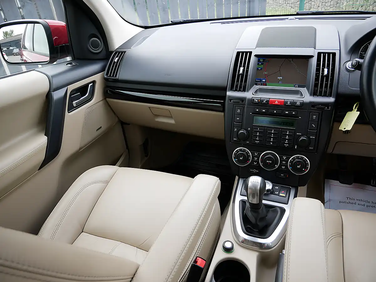Used 2012 Land Rover Freelander 2 Hse Firenze Red Metallic - Interior and Exterior details 17