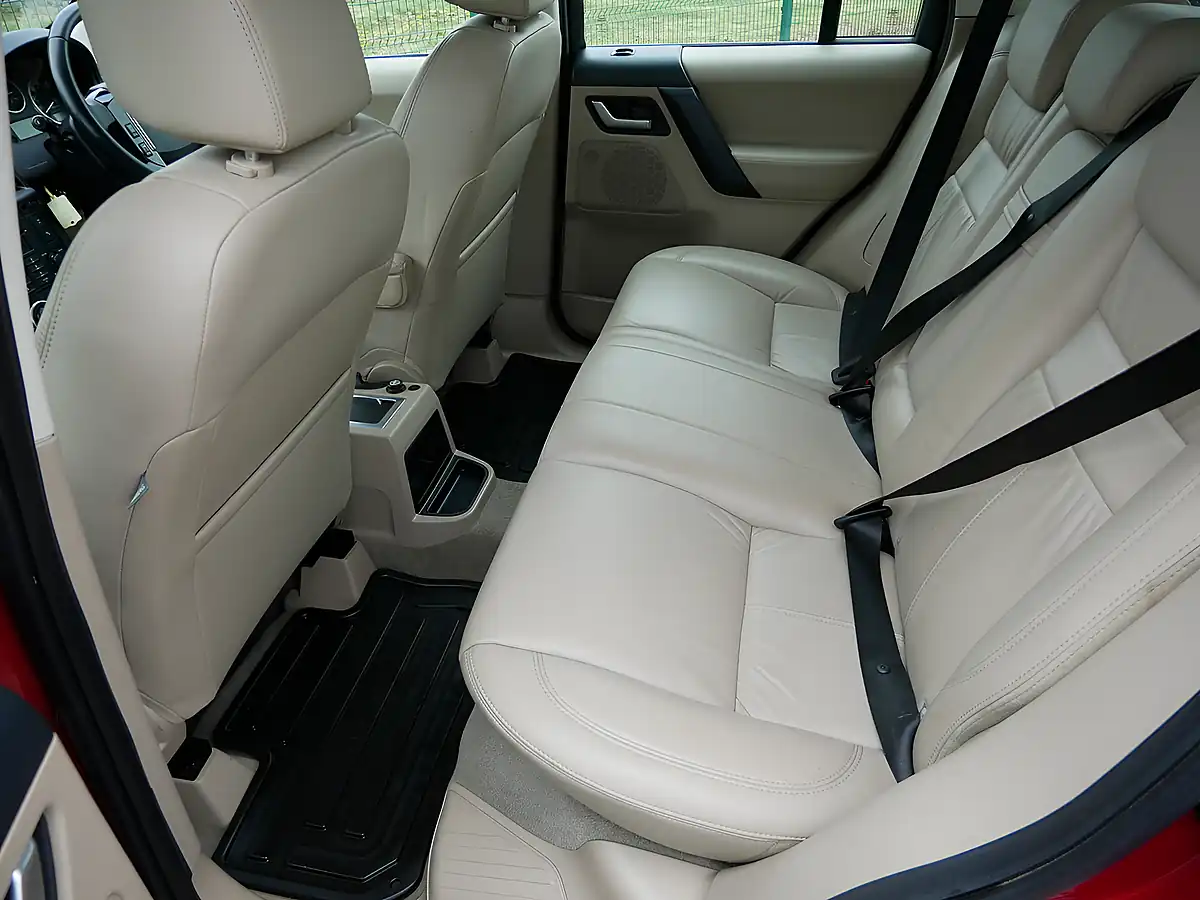 Used 2012 Land Rover Freelander 2 Hse Firenze Red Metallic - Interior and Exterior details 19