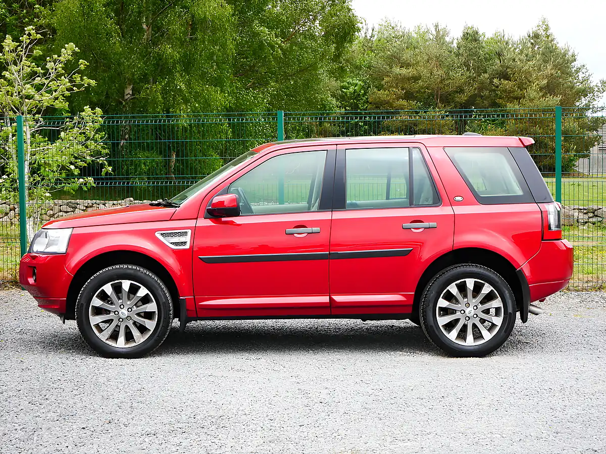 Used 2012 Land Rover Freelander 2 Hse Firenze Red Metallic - Interior and Exterior details 6