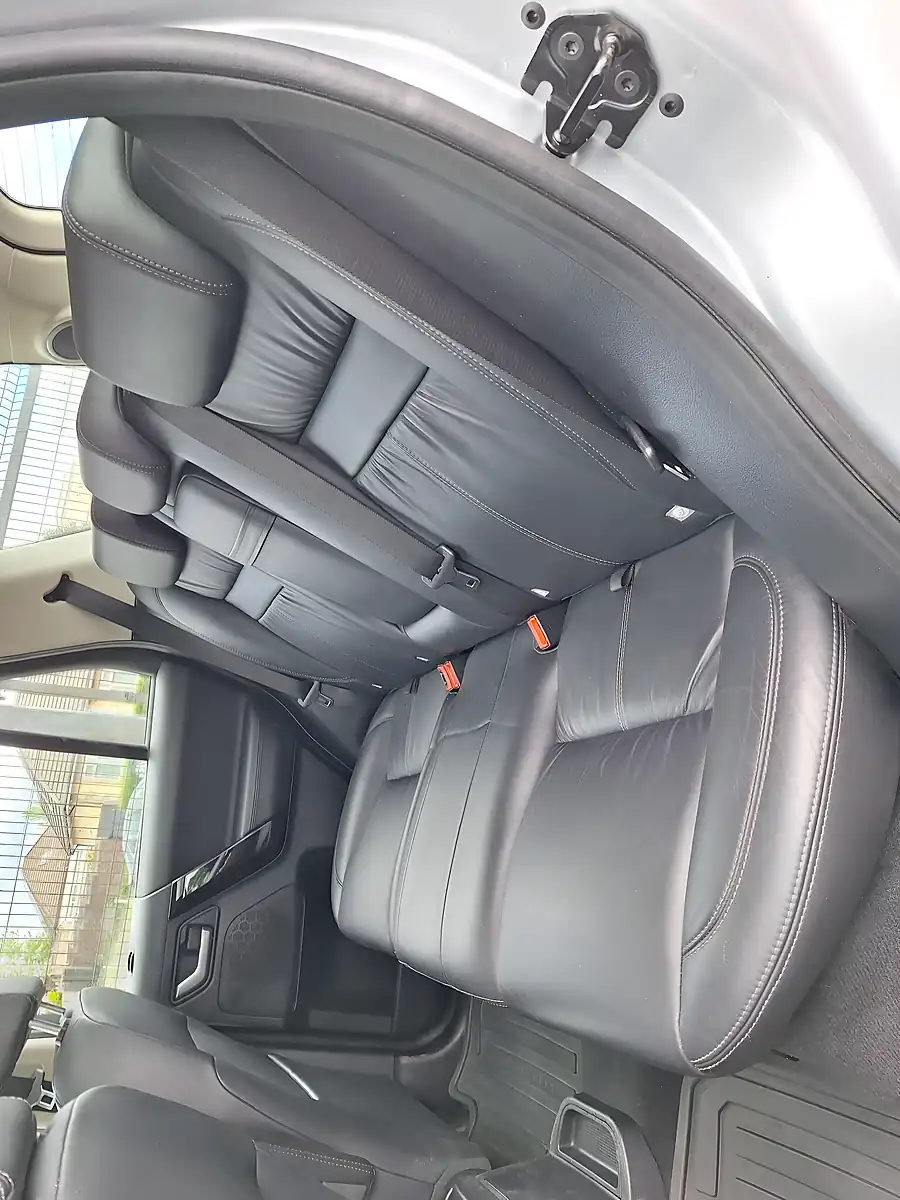 Used 2012 Land Rover Freelander 2 Hse Lux Silver - Interior and Exterior details 11