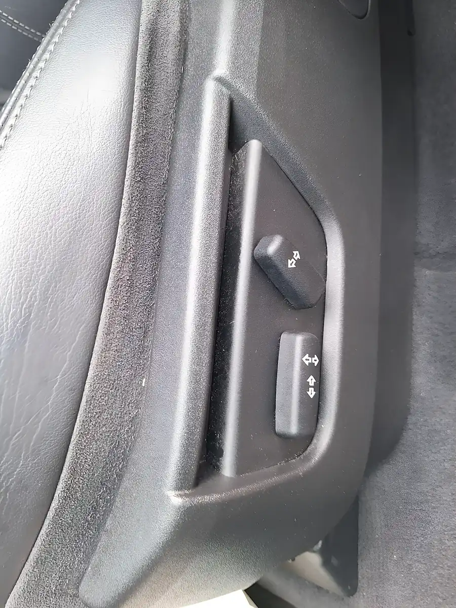 Used 2012 Land Rover Freelander 2 Hse Lux Silver - Interior and Exterior details 14