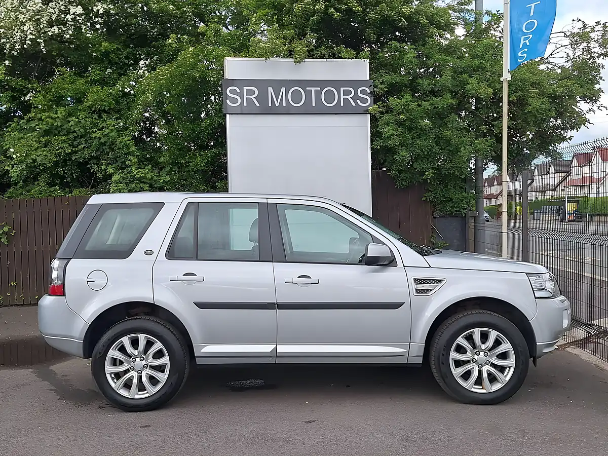 Used 2012 Land Rover Freelander 2 Hse Lux Silver - Interior and Exterior details 6