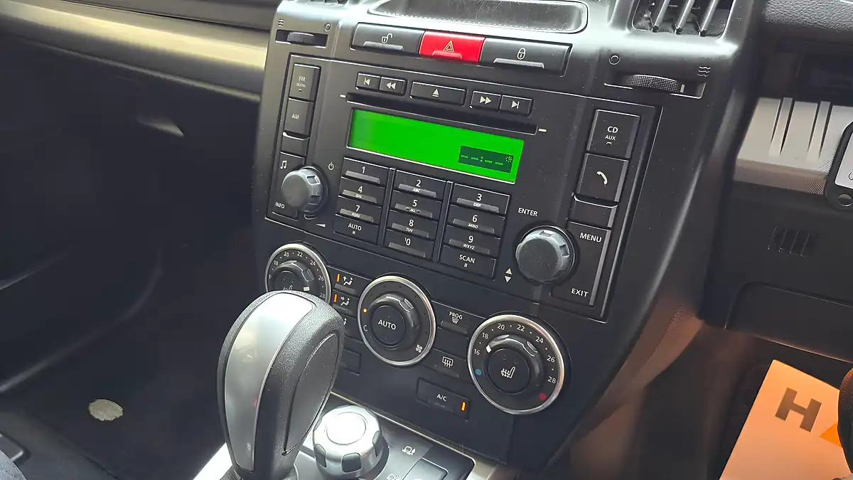 Used 2012 Land Rover Freelander 2 Leather White - Interior and Exterior details 9