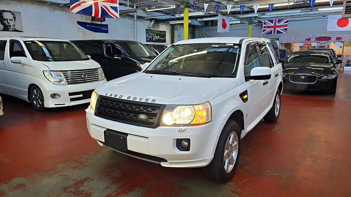 Used 2012 Land Rover Freelander 2 White - Front View