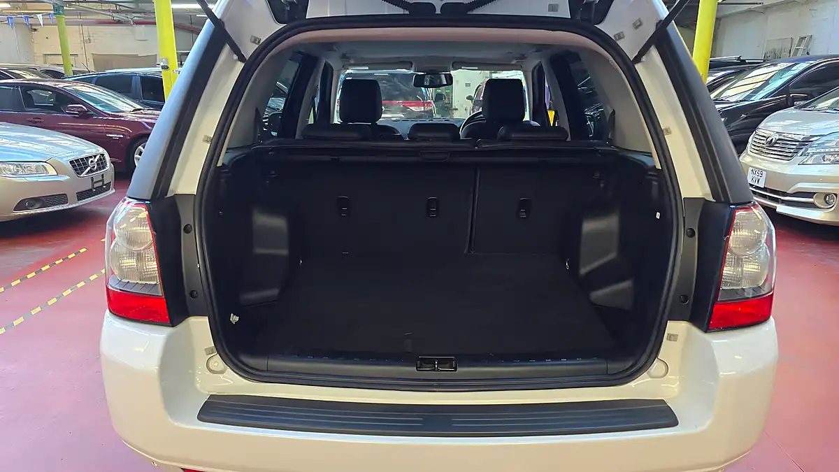 Used 2012 Land Rover Freelander 2 White - Interior and Exterior details 13
