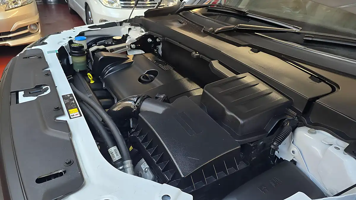 Used 2012 Land Rover Freelander 2 White - Interior and Exterior details 14