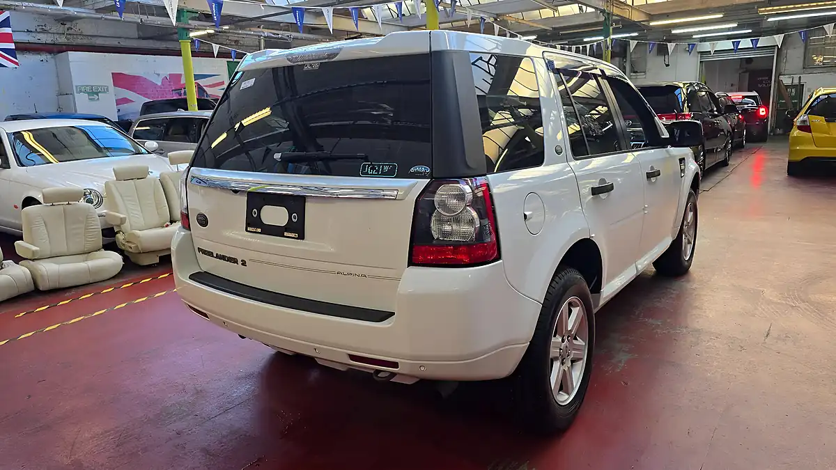 Used 2012 Land Rover Freelander 2 White - Interior and Exterior details 18