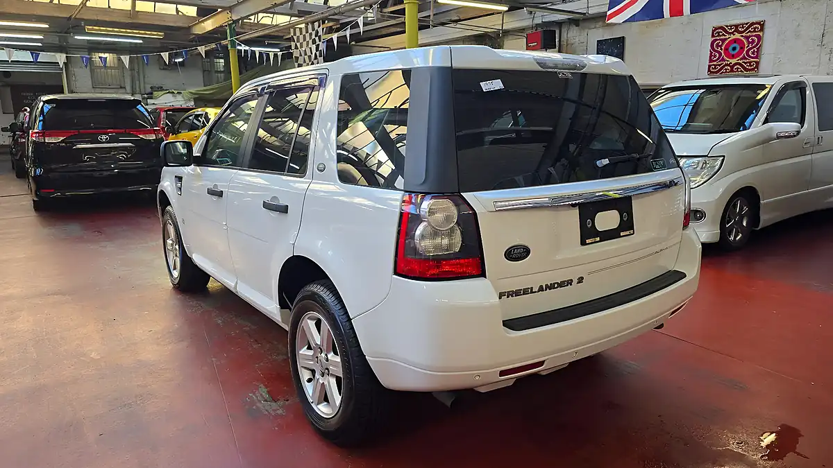 Used 2012 Land Rover Freelander 2 White - Interior and Exterior details 19