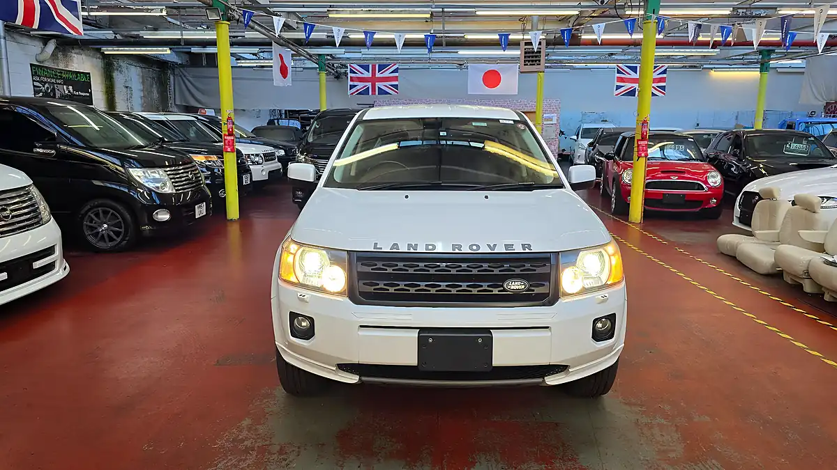 Used 2012 Land Rover Freelander 2 White - Interior and Exterior details 2